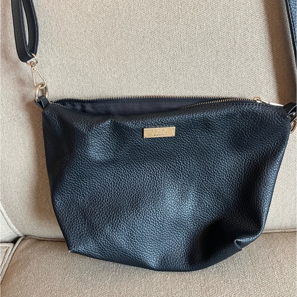 Can fit a lot, super cute, going out purse
